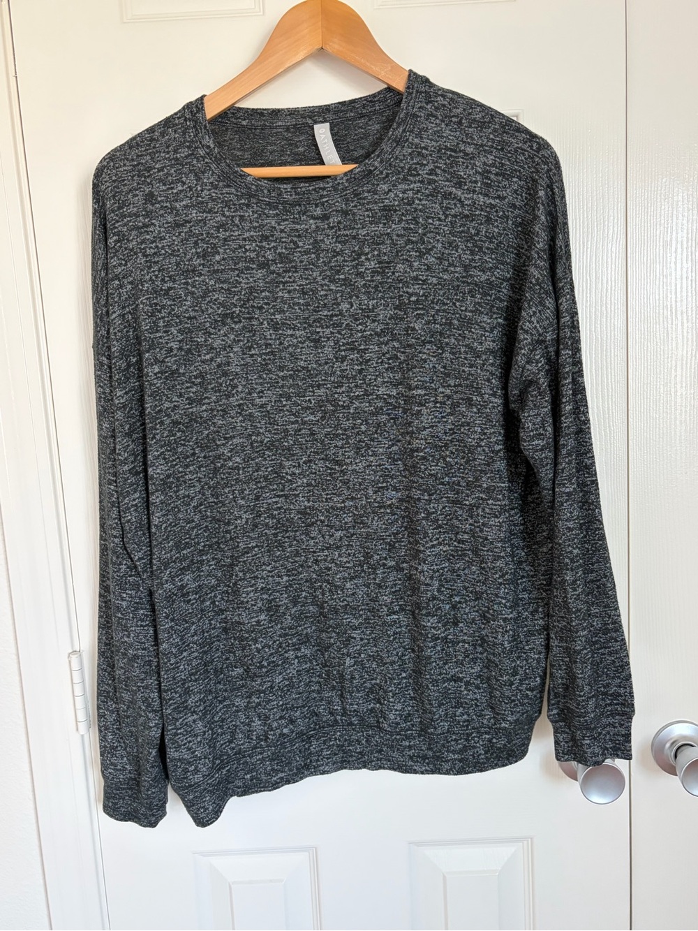 Athleta Women's Size M Heather Gray Long Sleeve Sweatshirt